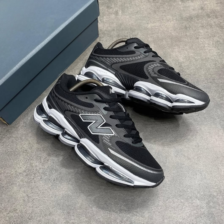 NB 2000 Black White