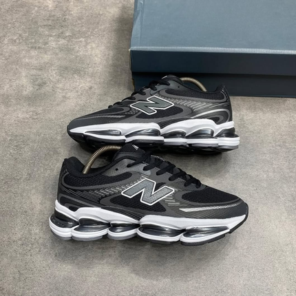 NB 2000 Black White
